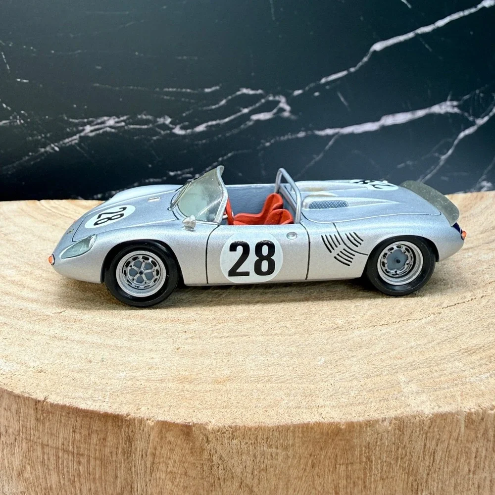 Starter Porsche 718/8 WRS Spyder #28 Le Mans 1963 1:43 Resin Hand Built
